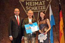 Heimatminister Albert Füracker und Kunstministerin Prof. Dr. med. Marion Kiechle prämieren 100 Heimatschätze